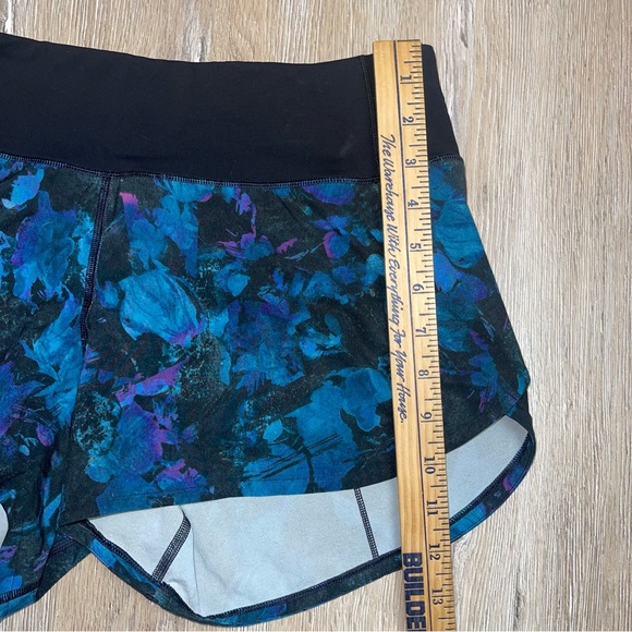 Lululemon Women’s Sz 6 SPEED UP SHORT 2.5" Floral Shift Blue Multi Black Run. - Picture 11 of 14